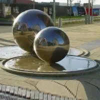 Фонтан из 2 стальных шаров (518906) ∅ 1 и ∅ 1,5 м. Набережные Челны